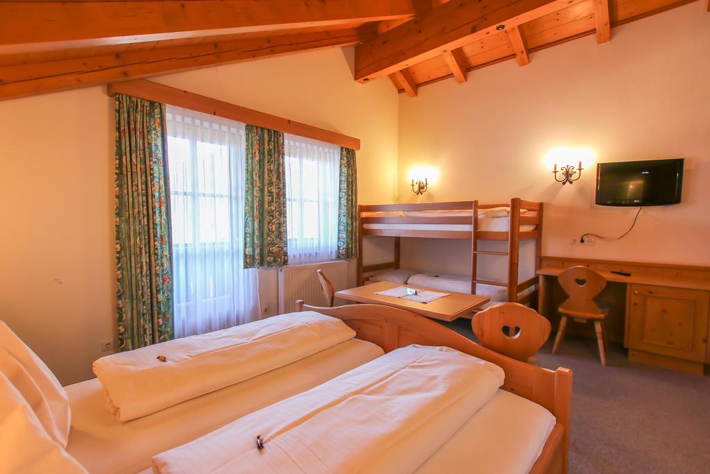 Hotel - Wirts'Haus "Zum Schweizer" Lofer Bagian luar foto