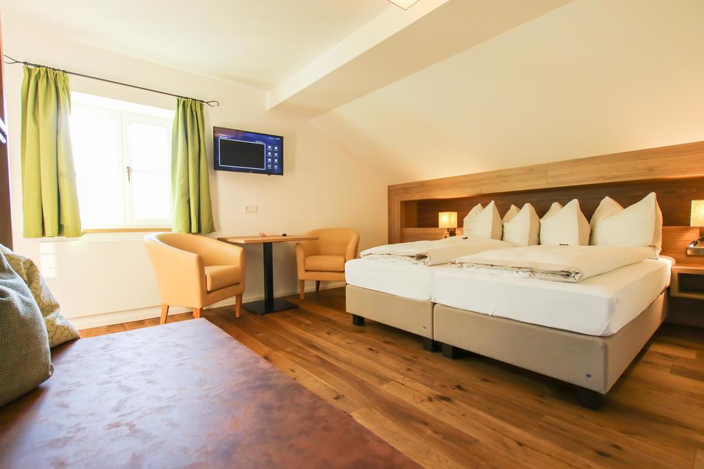 Hotel - Wirts'Haus "Zum Schweizer" Lofer Bagian luar foto