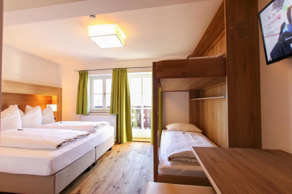 Hotel - Wirts'Haus "Zum Schweizer" Lofer Bagian luar foto