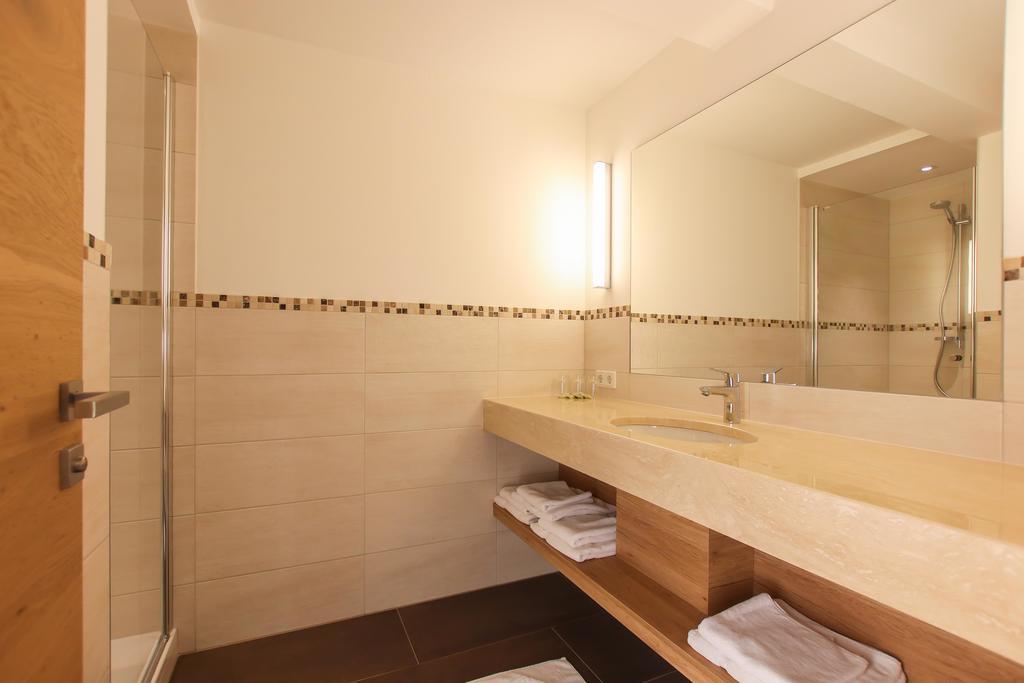 Hotel - Wirts'Haus "Zum Schweizer" Lofer Bagian luar foto